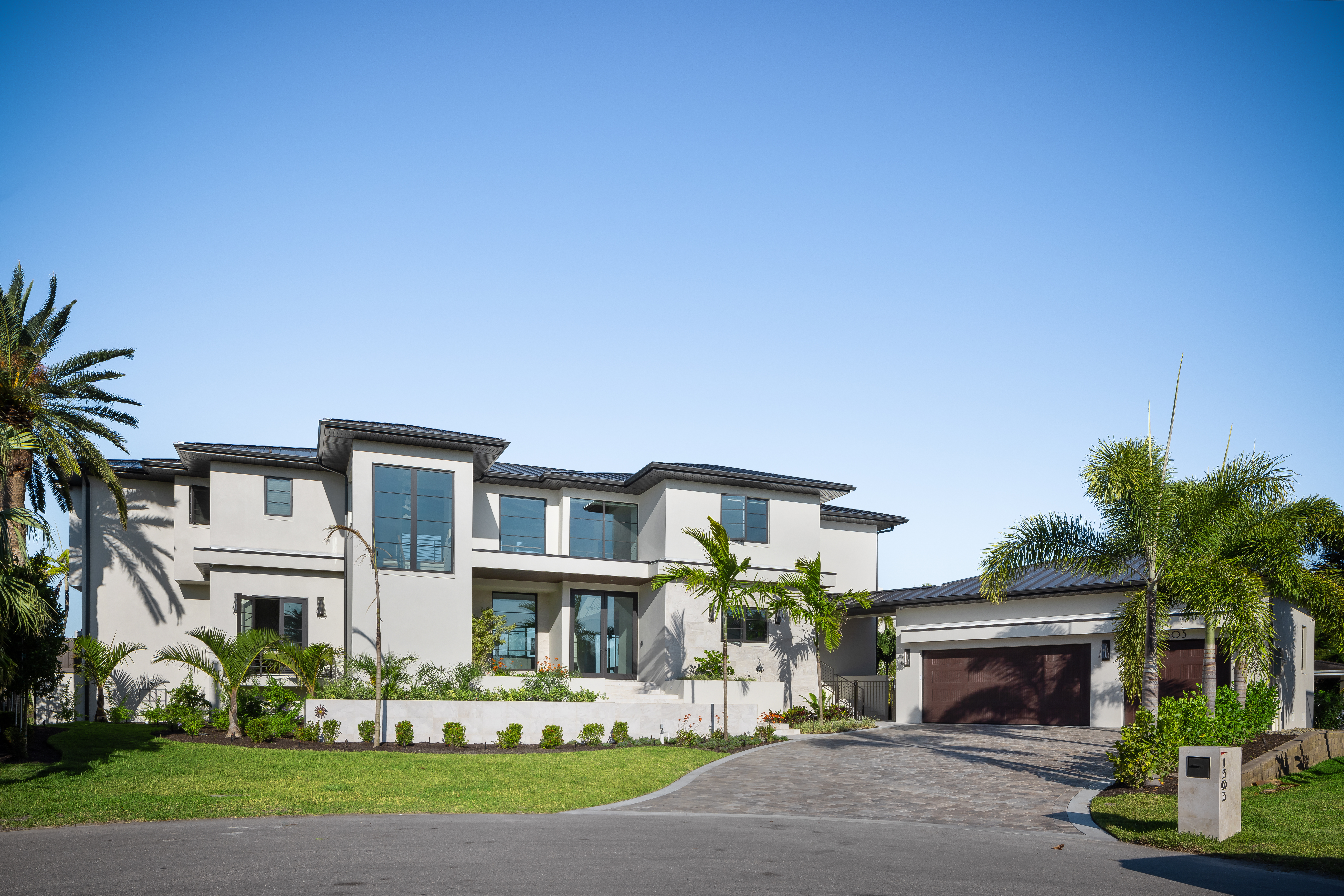 Modern custom home — Boca Raton